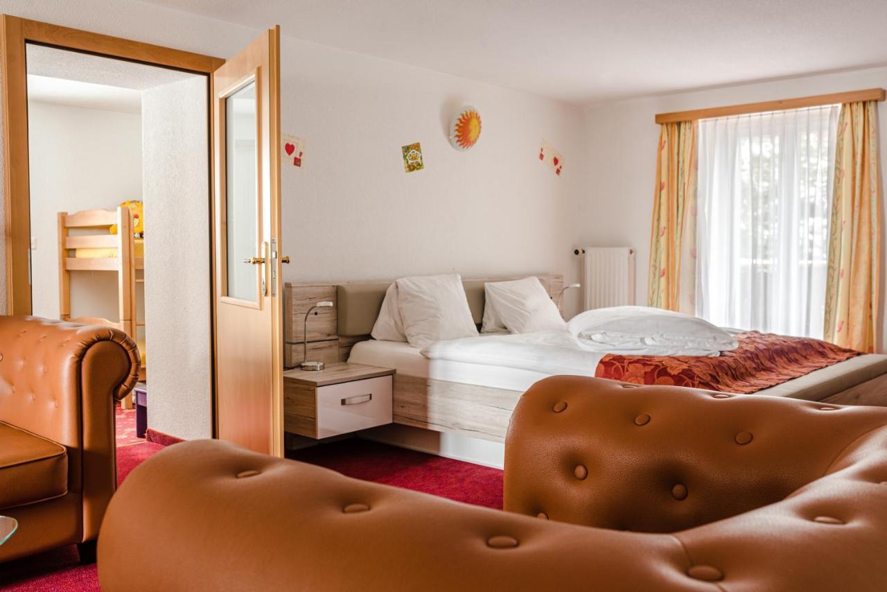 Family Hotel Desiree Грахен Экстерьер фото