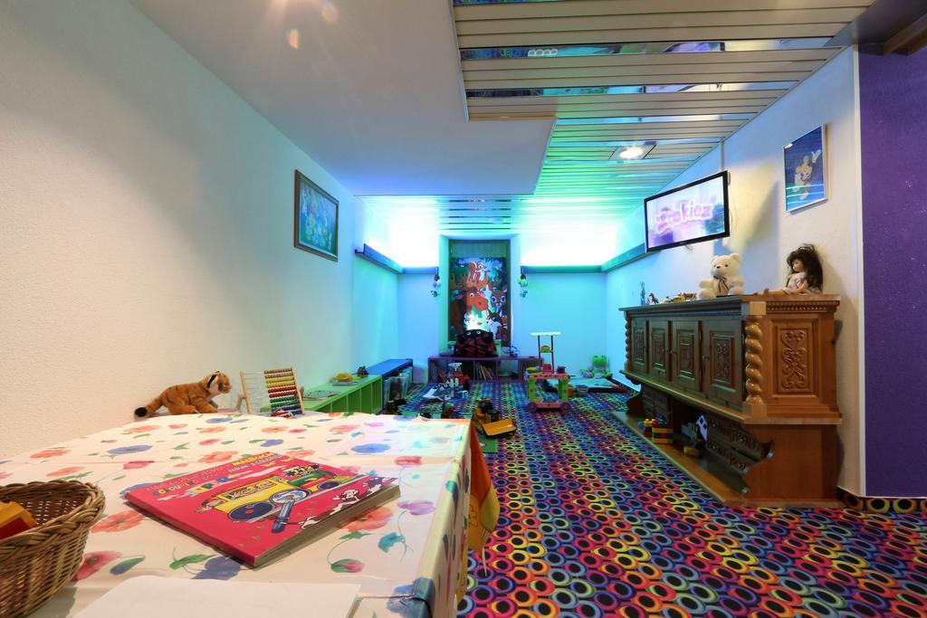 Family Hotel Desiree Грахен Экстерьер фото
